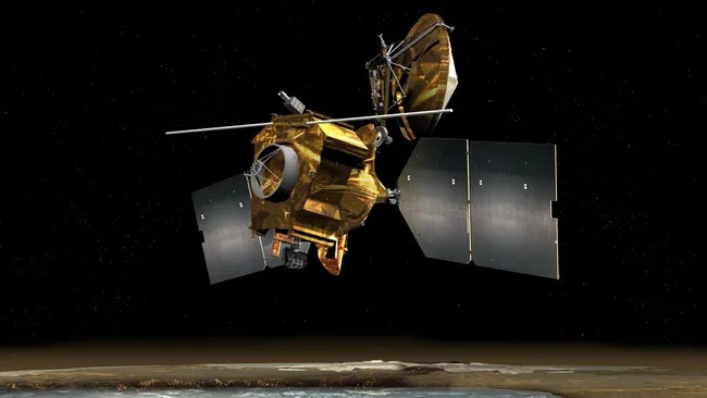 NASA научило&nbsp;17-летний марсианский орбитальный аппарат новым трюкам: поиск воды на Марсе выходит на новый уровень